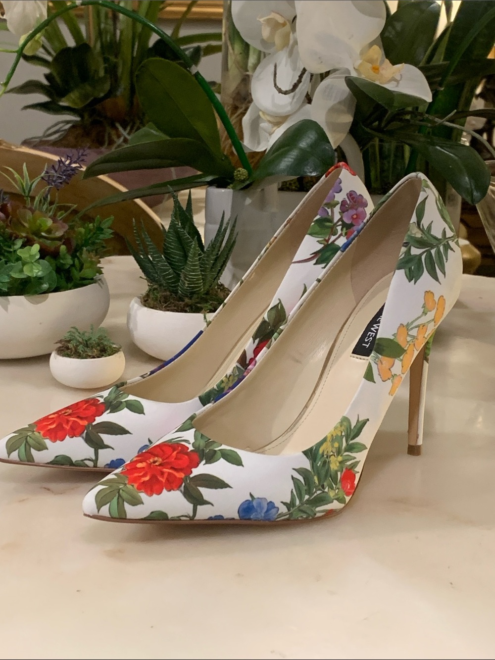 Nine West White Floral Heels Size 8 M